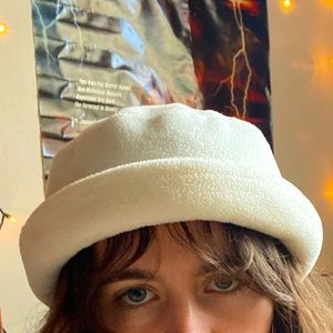 Cute little white hat ⛄️ vintage ✨